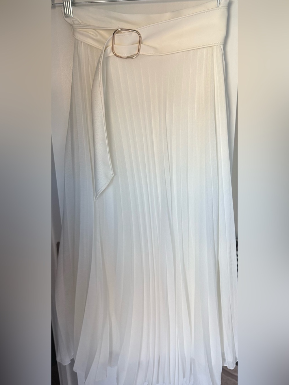 Zara cream Pleated Maxi skirt with detachable elegant faux leather belt
